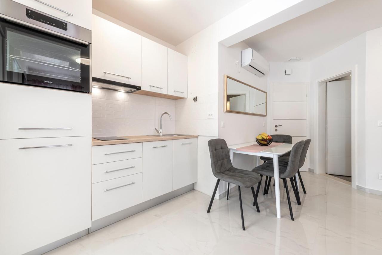Apartments Kiki มลินี ภายนอก รูปภาพ