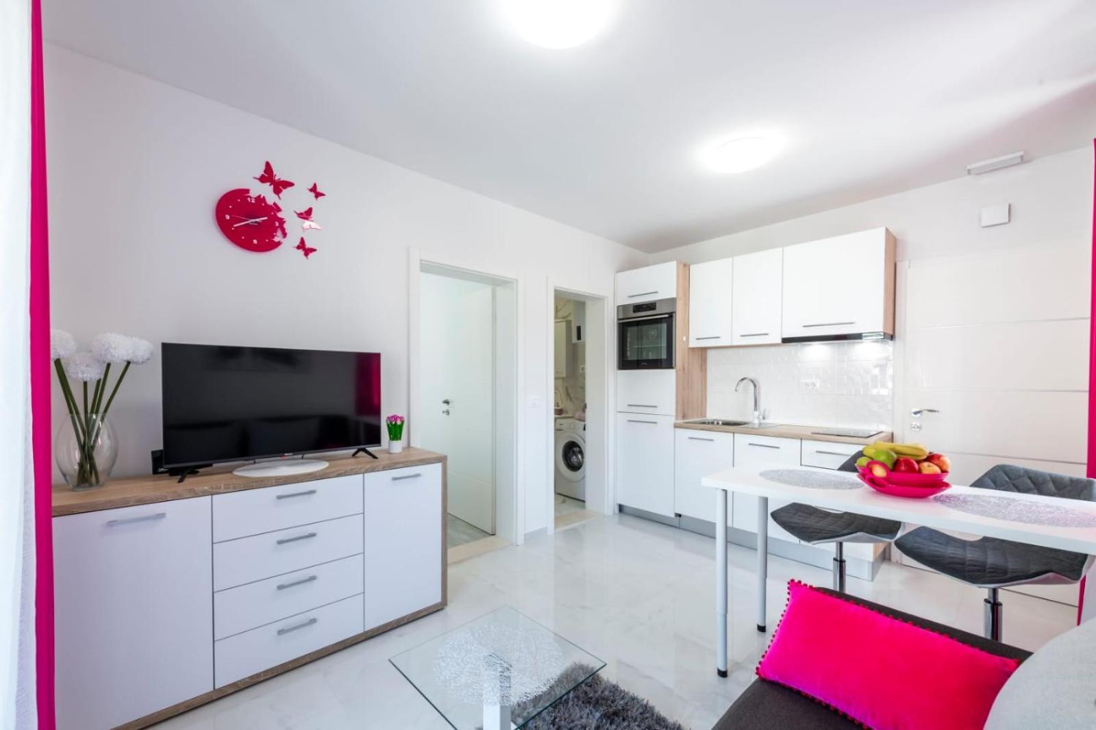 Apartments Kiki มลินี ภายนอก รูปภาพ
