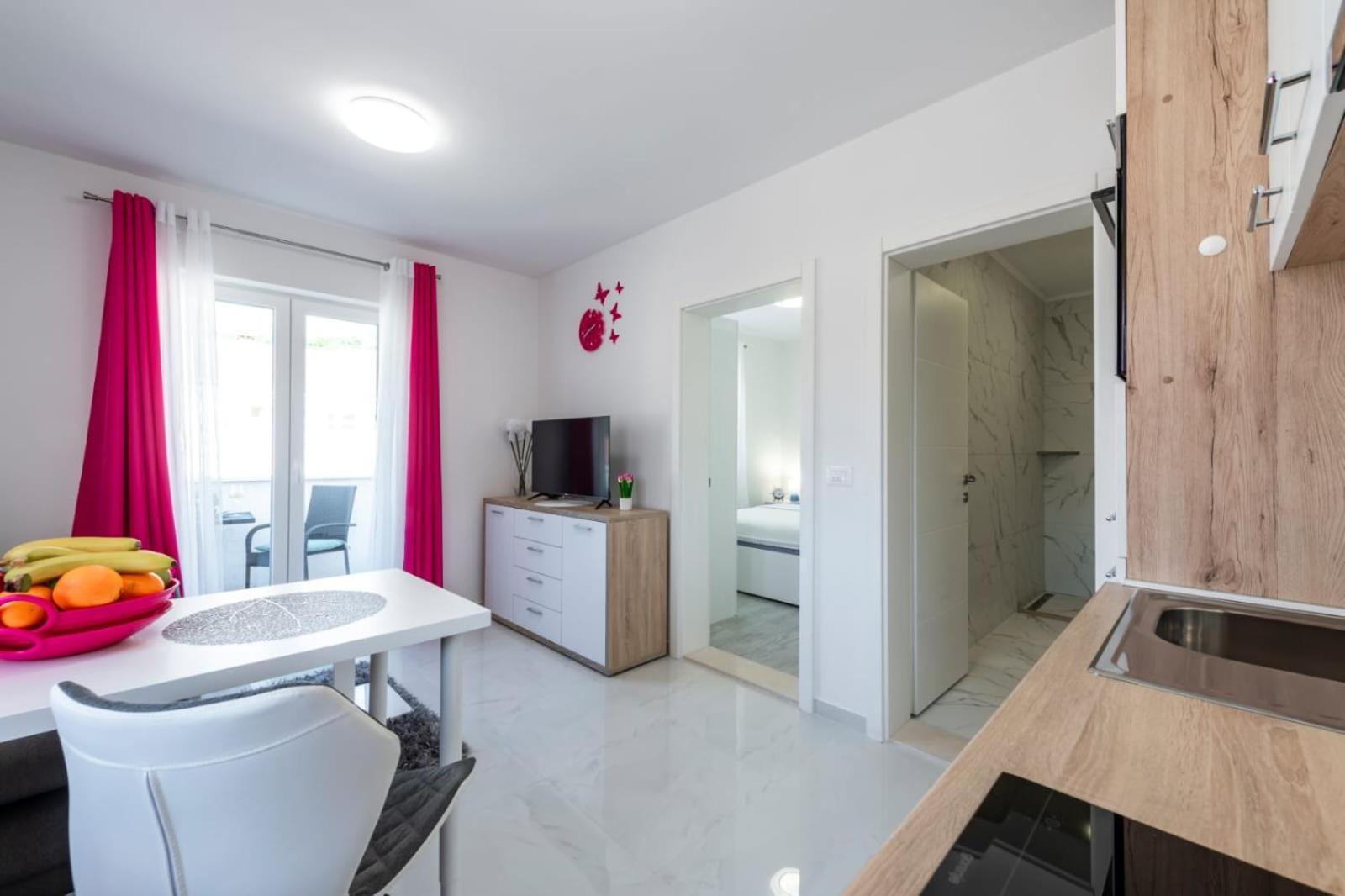 Apartments Kiki มลินี ภายนอก รูปภาพ