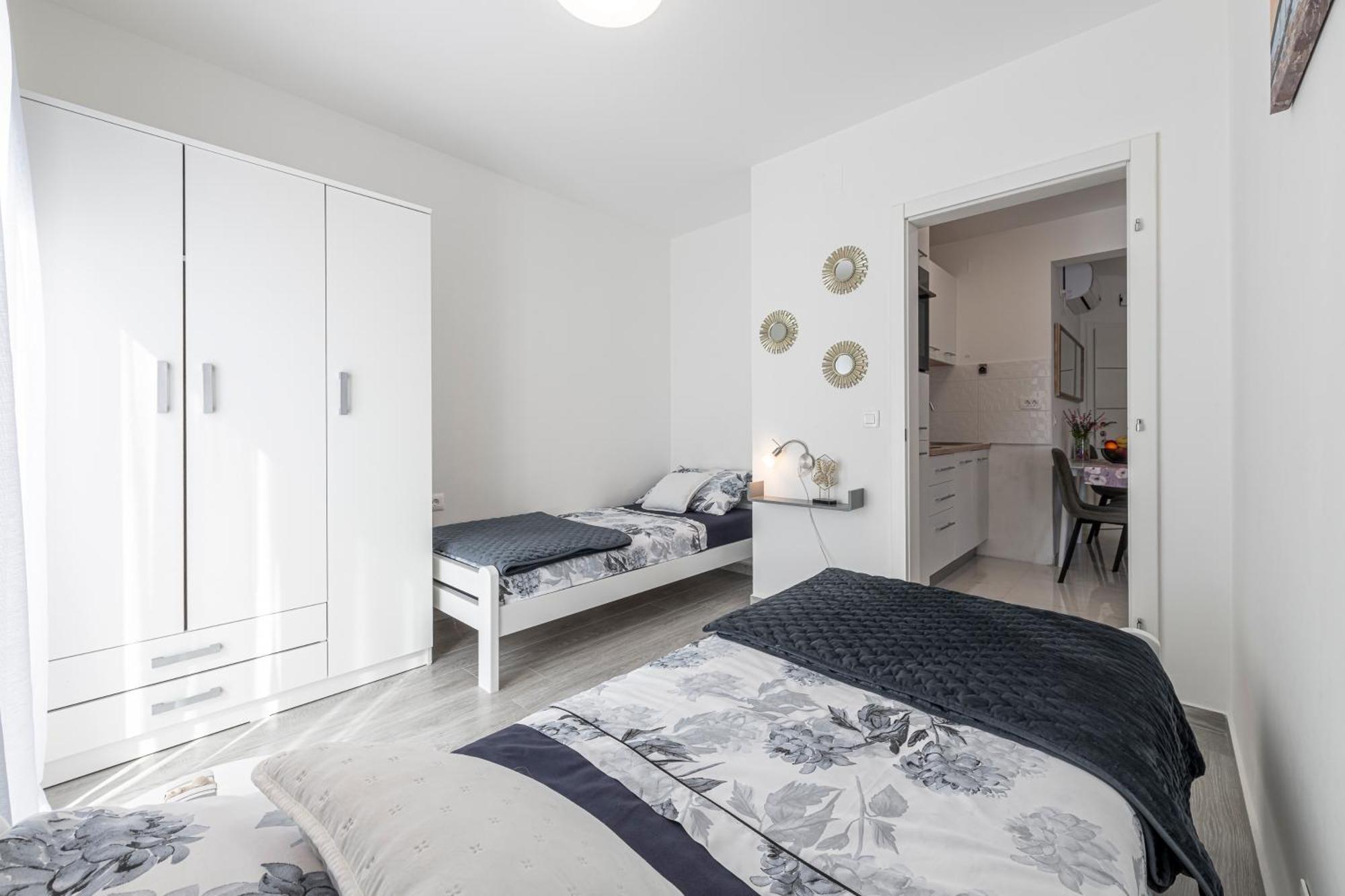 Apartments Kiki มลินี ภายนอก รูปภาพ