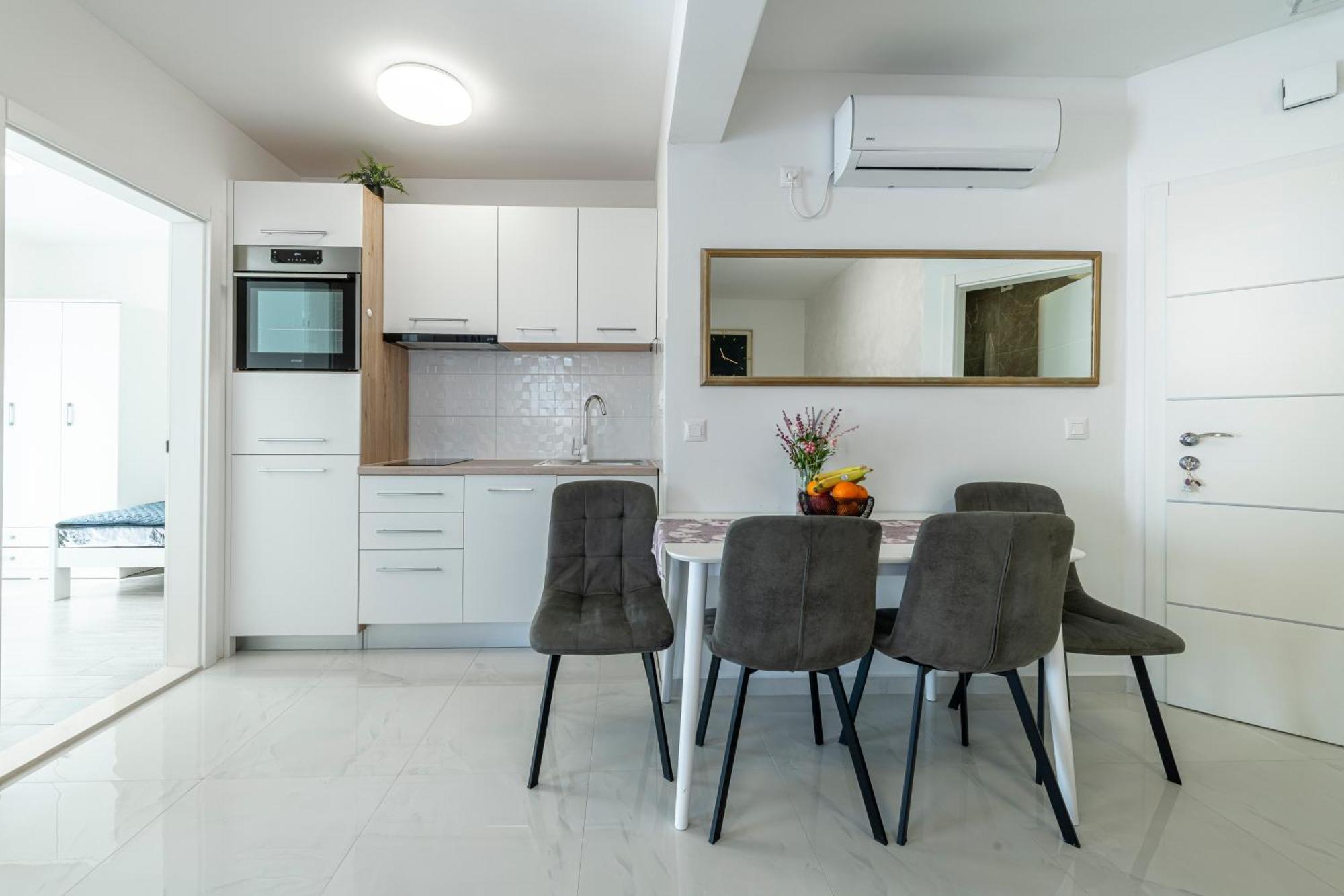 Apartments Kiki มลินี ภายนอก รูปภาพ